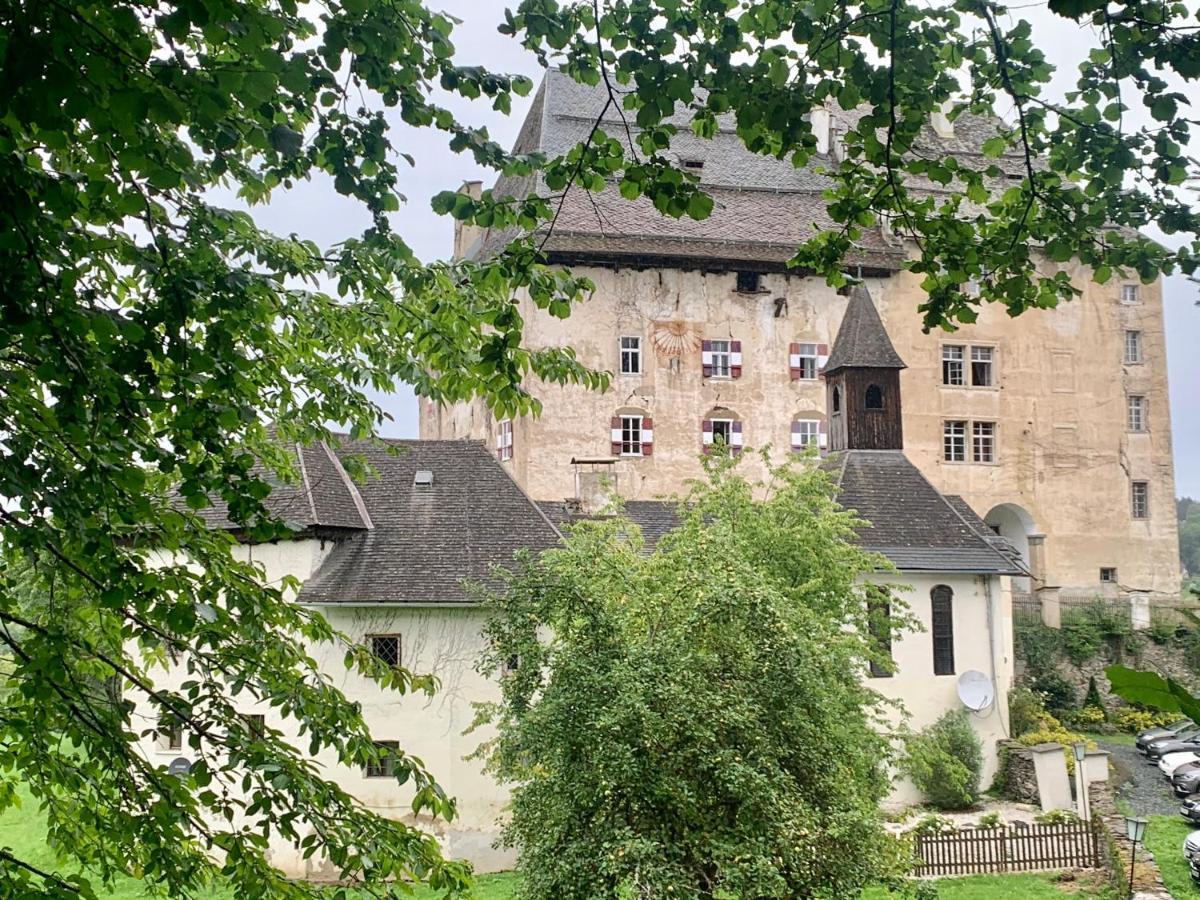 Schloss Moosburg Gaestehaus Екстер'єр фото