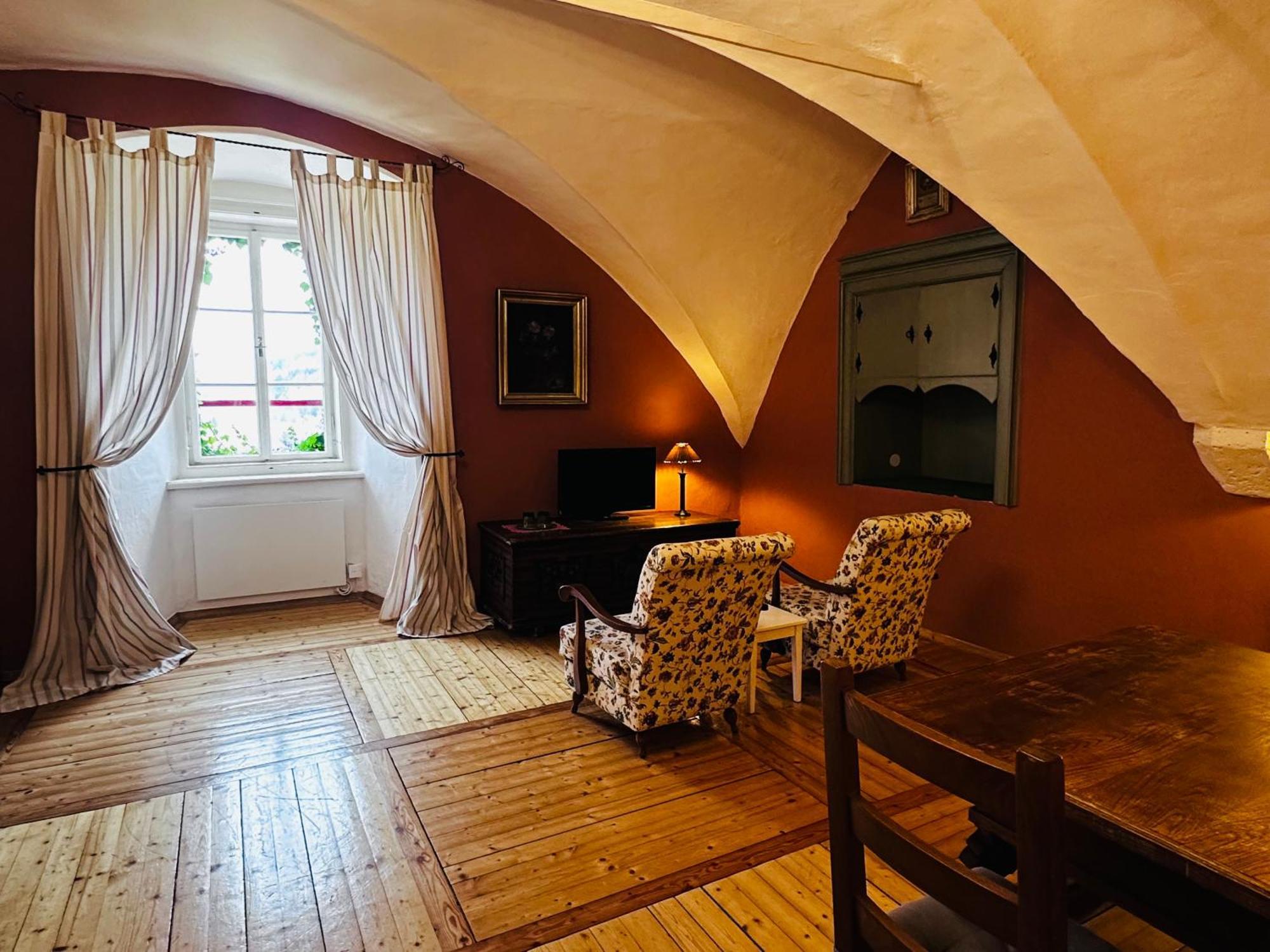 Schloss Moosburg Gaestehaus Екстер'єр фото