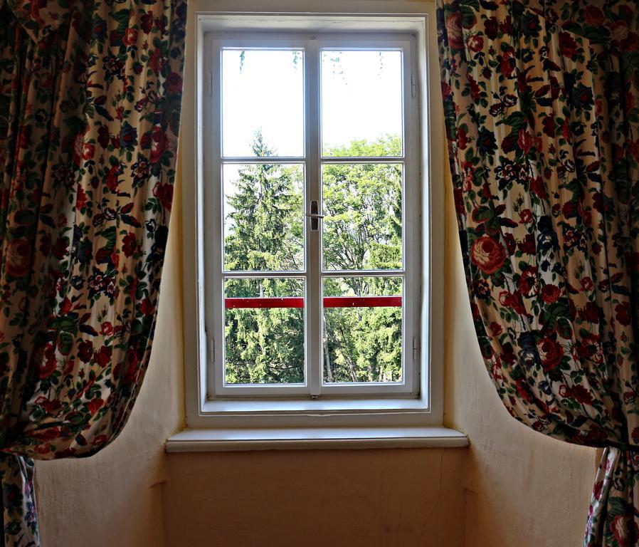 Schloss Moosburg Gaestehaus Екстер'єр фото